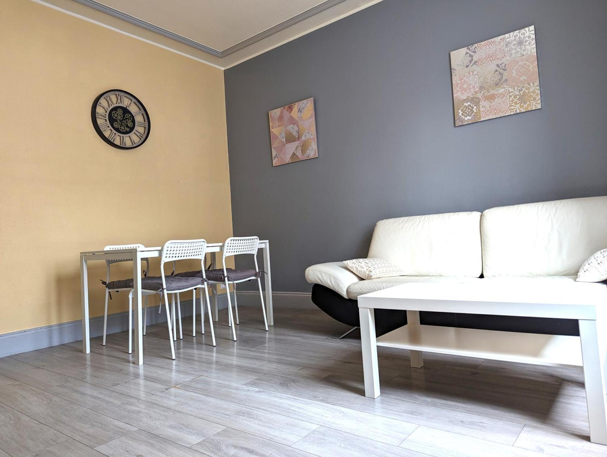 Le Mirage - Appartement 2 Chambres, Salon, Cuisine Equipee, Parking Et Wifi Gratuit Mulhouse Ngoại thất bức ảnh